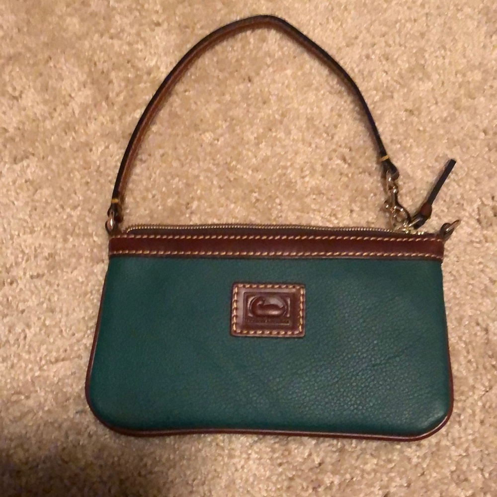 NWT D&B Belvedere Large Slim Wristlet in Leaf